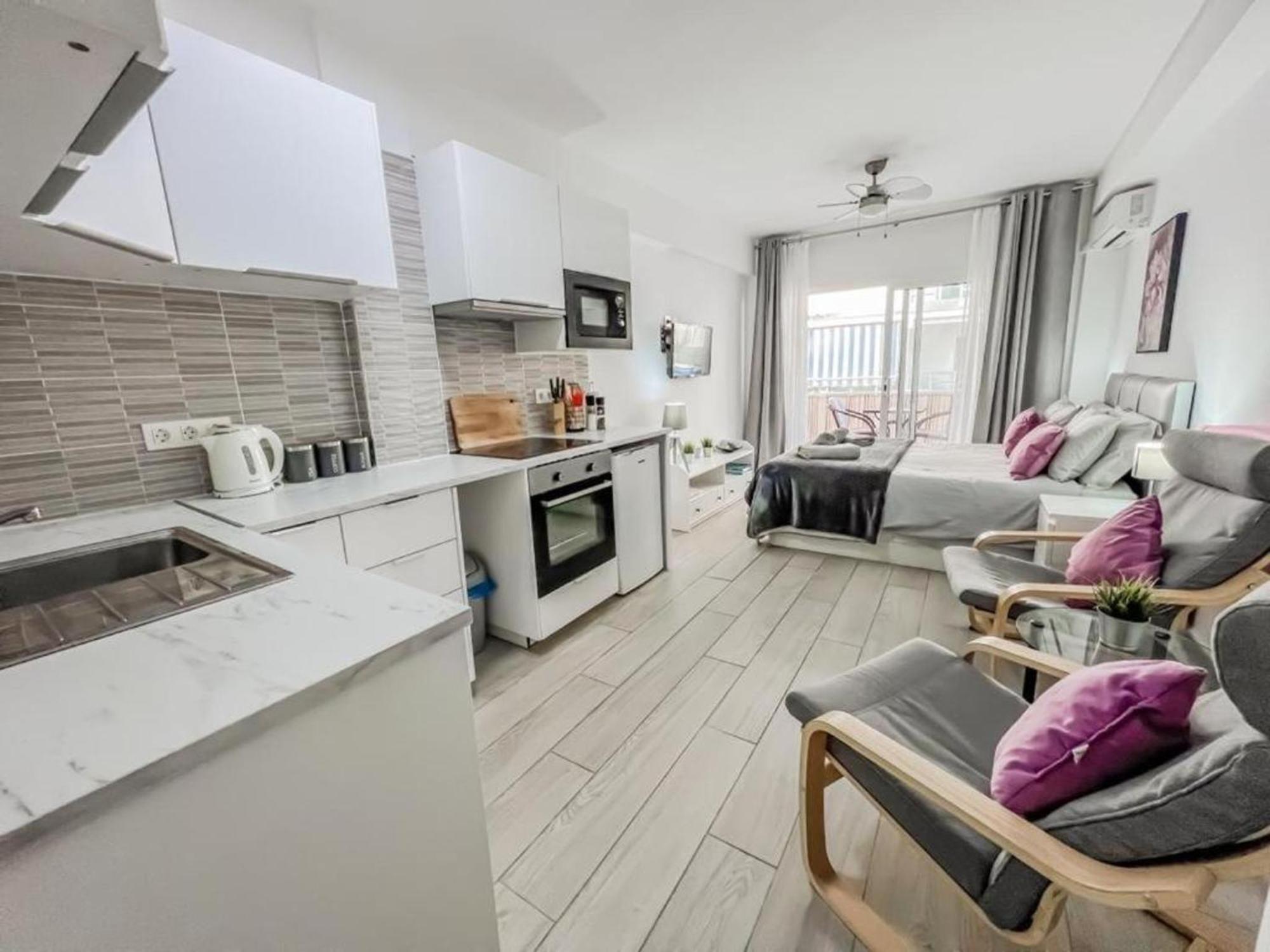 Reformed Studio Apartment In Central Nerja 3K Exterior photo
